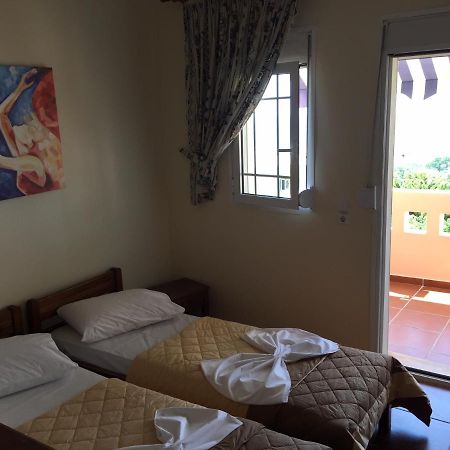 Toulipa Rooms Agia Ermioni Esterno foto