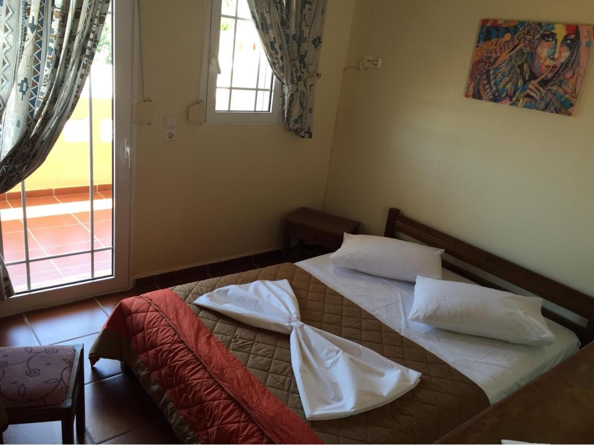 Toulipa Rooms Agia Ermioni Esterno foto