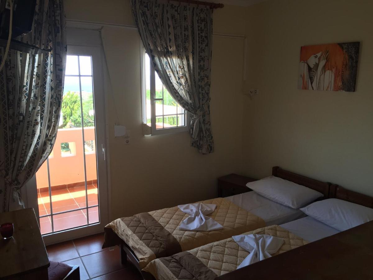 Toulipa Rooms Agia Ermioni Esterno foto