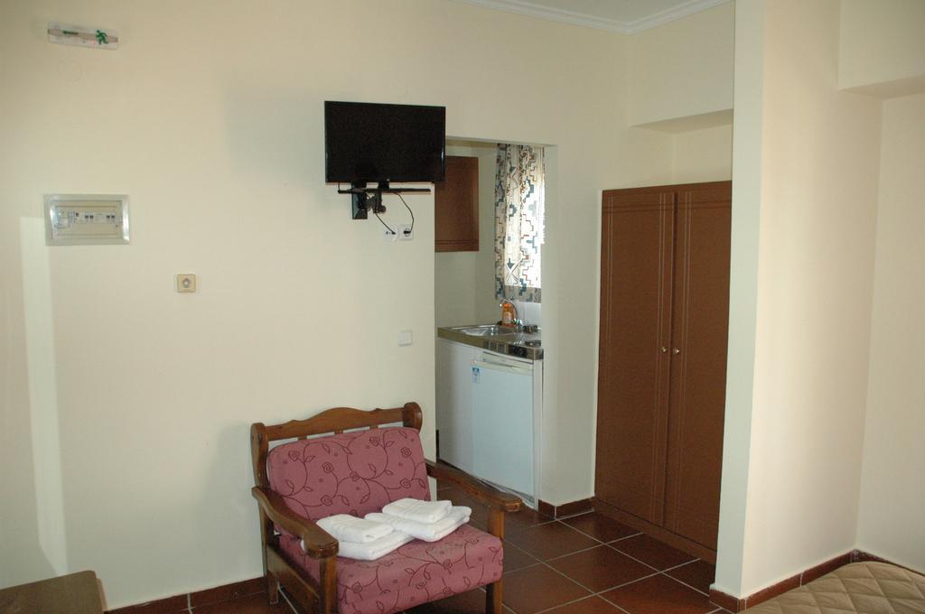 Toulipa Rooms Agia Ermioni Esterno foto